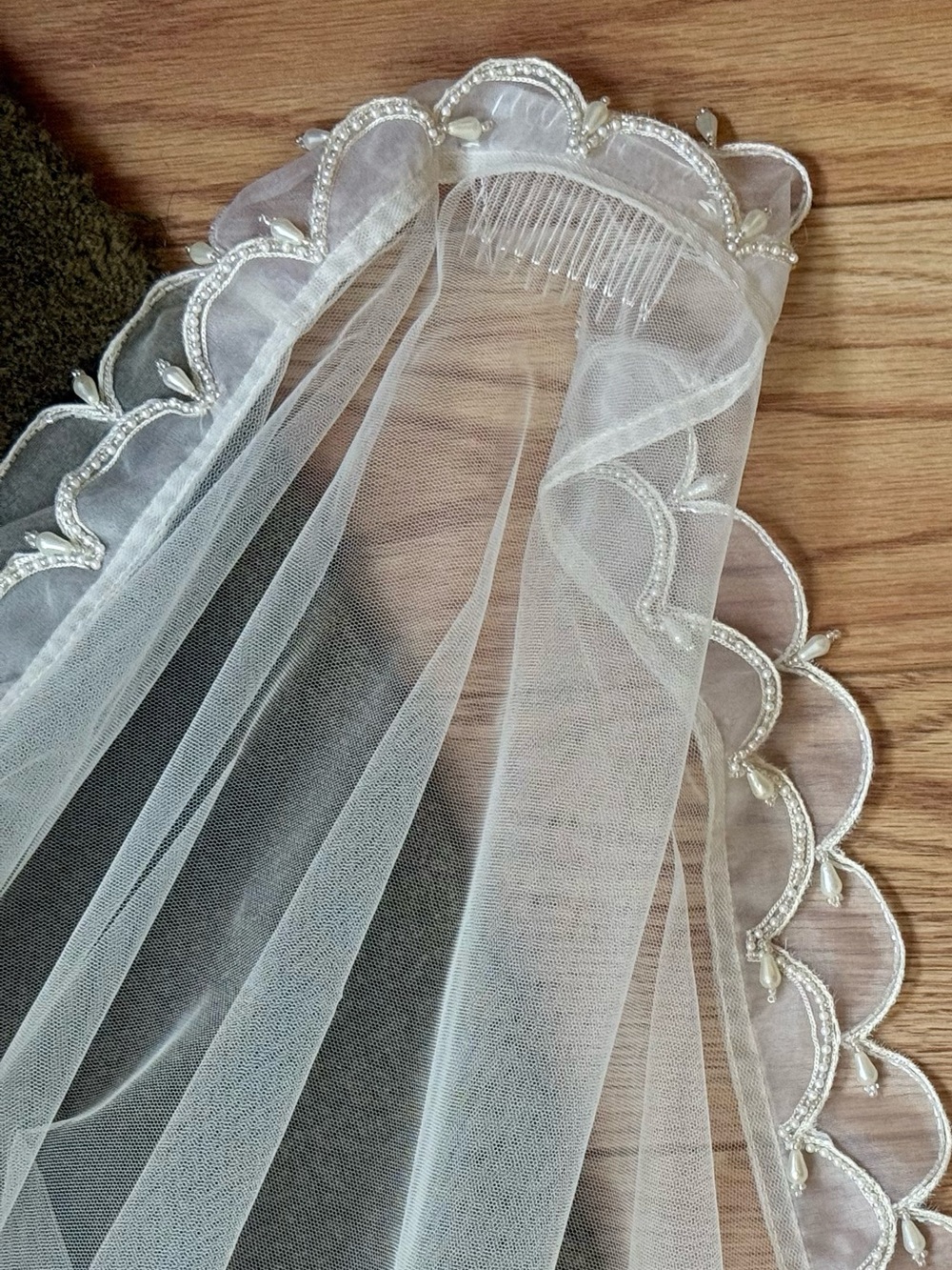 Custom Scalloped Edge Pearl Drop Bridal Veil in Ivory